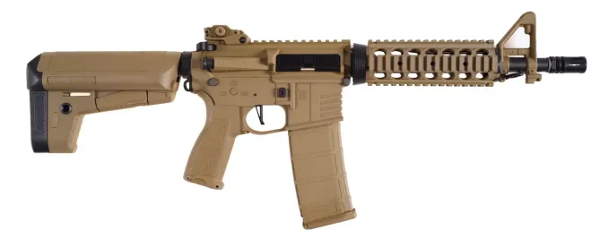 Delta Armory AR15 CQB-R Charlie Tan 0,5 Joule AEG
